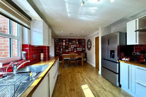 Dining Room/Kitchen