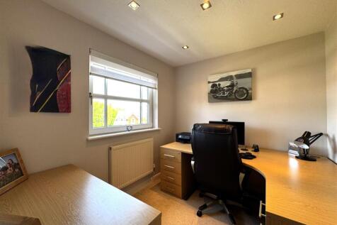 Bedroom/Office