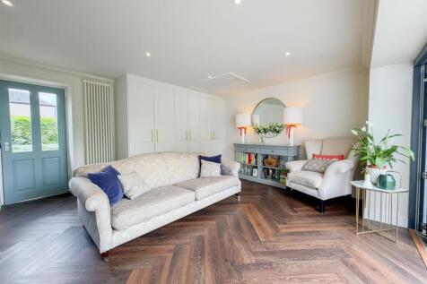 Kitchen/Dine/Family Area