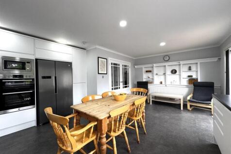 Dining/Kitchen