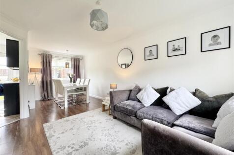 Lounge/Dining Area