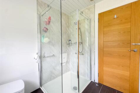Family Shower Room