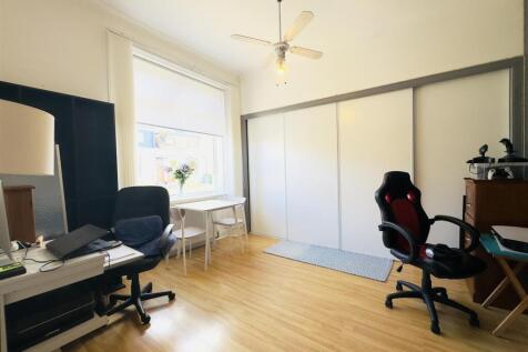Bedroom/Family Room