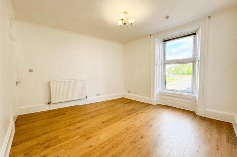 Sitting Room/Bedroom