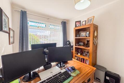 Bedroom/Office