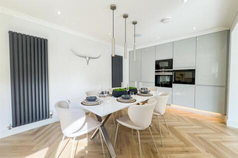 Kitchen/Dine/Sun Room