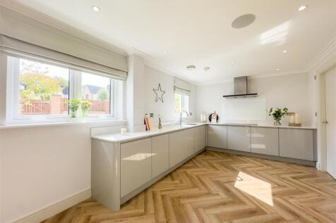 Kitchen/Dine/Sun Room
