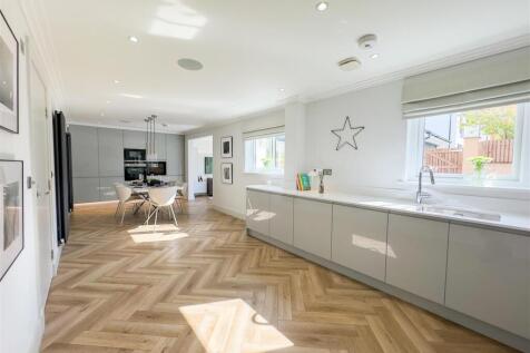 Kitchen/Dine/Sun Room
