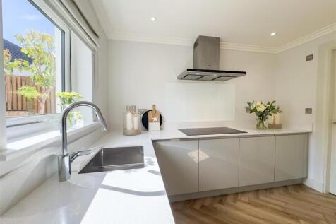 Kitchen/Dine/Sun Room