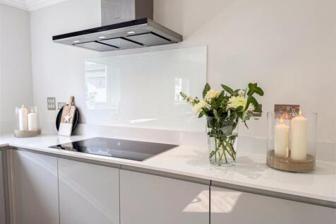 Kitchen/Dine/Sun Room