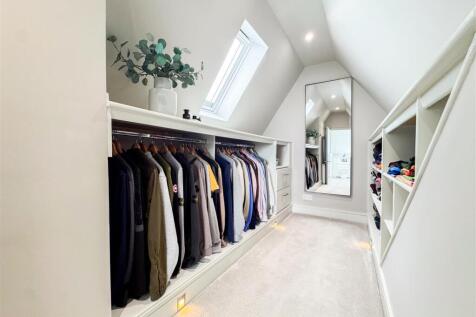 Master Dresser