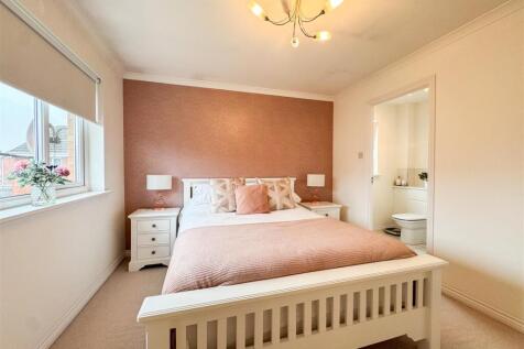 Master/En-Suite