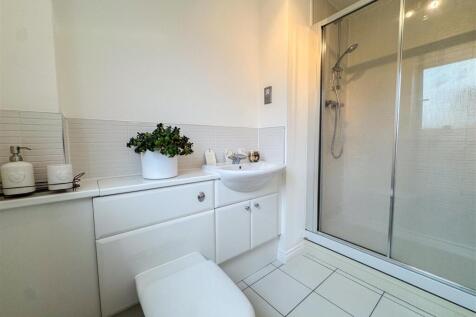 Master/En-Suite
