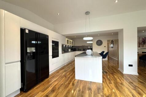 Kitchen/Dining Area/ Living Room