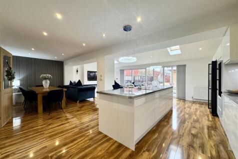 Kitchen/Dining Area/ Living Room