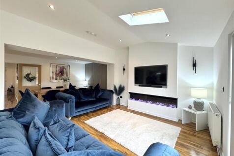 Kitchen/Dining Area/ Living Room