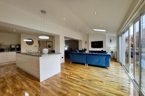 Kitchen/Dining Area/ Living Room