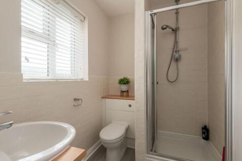 en-suite  to master 