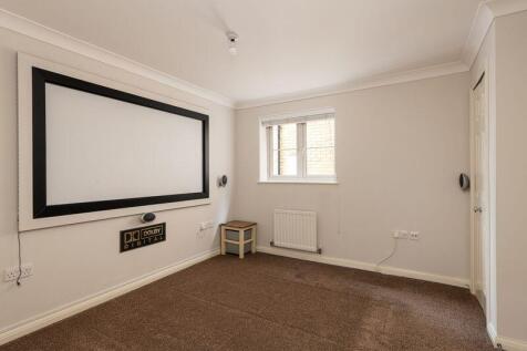 4th Bedroom with en-suite / cinema room 