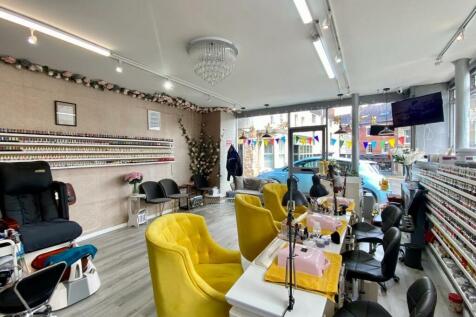 Nail salon iv.jpg