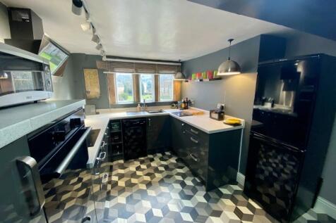 Kitchen1.jpg