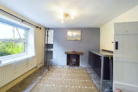 CAM03810G0-PR0077-STILL021.jpg