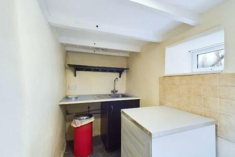 CAM03810G0-PR0077-STILL022.jpg