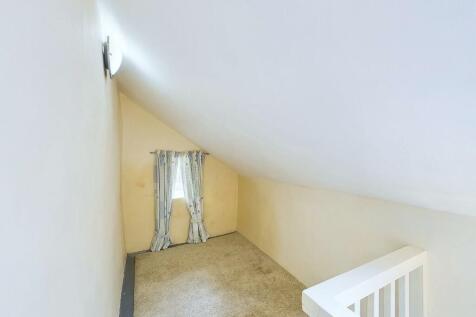 CAM03810G0-PR0077-STILL023.jpg