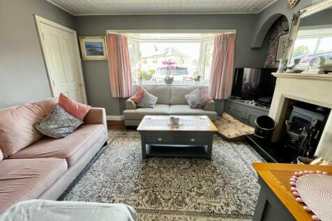 Living Room 3.jpg