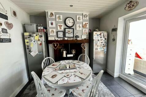 Kitchen 3.jpg