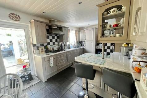 Kitchen 4.jpg