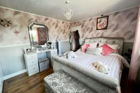 Bedroom One 2.jpg