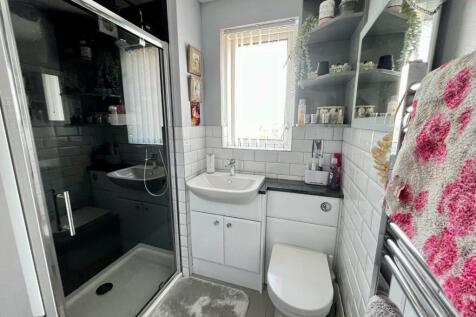 Shower Room.jpg