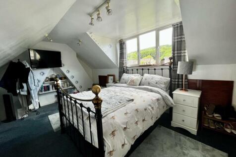 Loft Room 1.jpg
