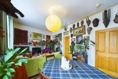 CAM03810G0-PR0128-STILL003.jpg
