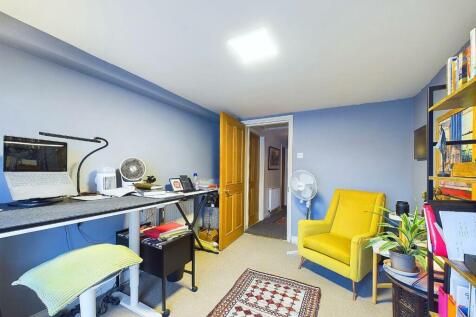 CAM03810G0-PR0128-STILL016.jpg