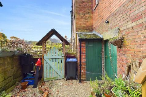 CAM03810G0-PR0128-STILL024.jpg