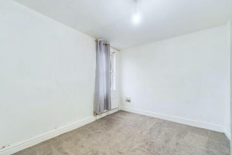 CAM03810G0-PR0116-STILL012.jpg