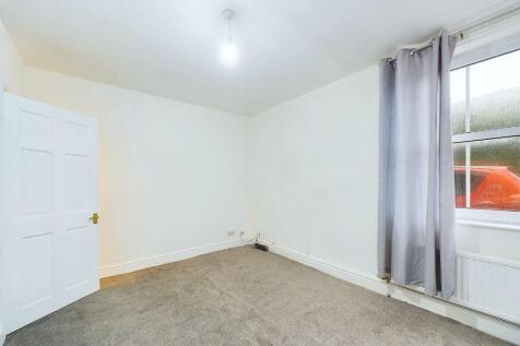 CAM03810G0-PR0116-STILL015.jpg