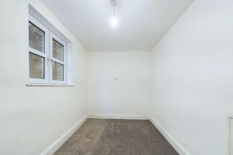 CAM03810G0-PR0116-STILL017.jpg