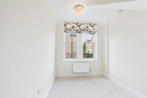 Ground Floor Bedroom/Dining Room