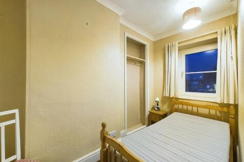 CAM03810G0-PR0150-STILL012.jpg