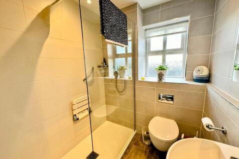 Shower Room.jpg