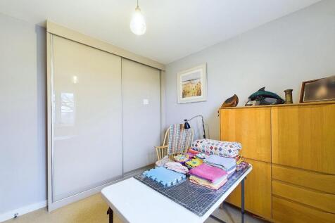 CAM03810G0-PR0197-STILL024.jpg
