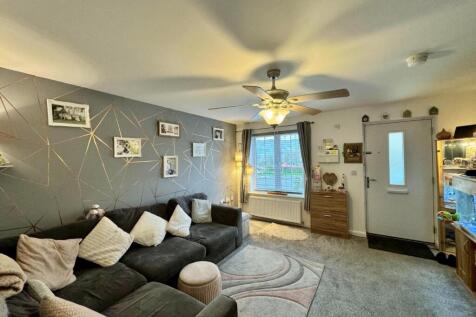Living Room 3.jpg