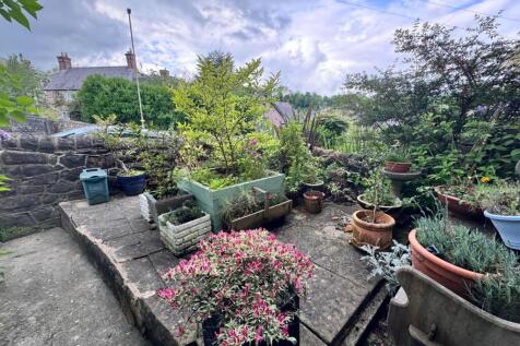 Front Patio 2.jpg