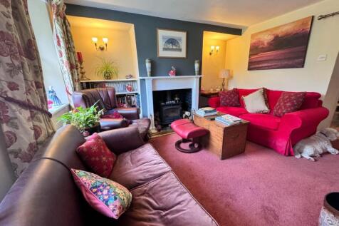 Living Room.jpg