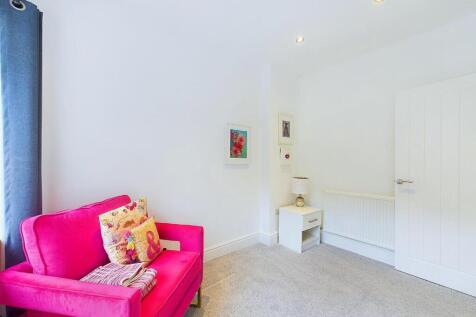 CAM03810G0-PR0108-STILL018.jpg