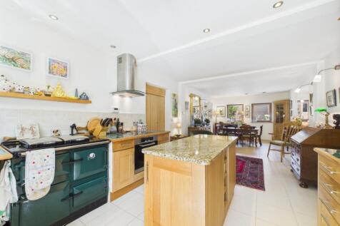 Kitchen &amp; Dining Area