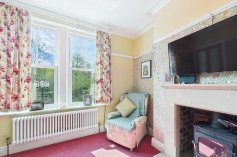 CAM03810G0-PR0264-STILL059.jpg